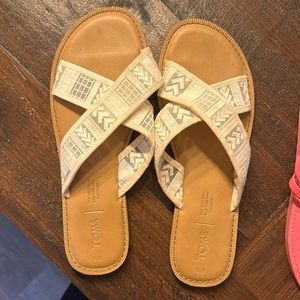 Toms sandles 8W